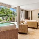 The Stanwell Beach Glass House Beach & Pool - Whitsundays Accommodation 0