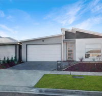 Brand New Home 10 mins to Beach Torquay Geelong Deakin Hospitals - Whitsundays Accommodation