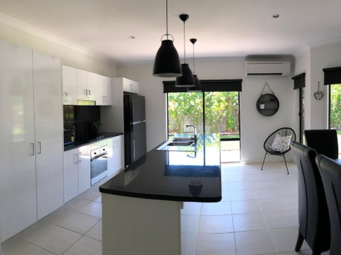 Cooya Beach Ultimate Tropical Getaway - Whitsundays Accommodation 5