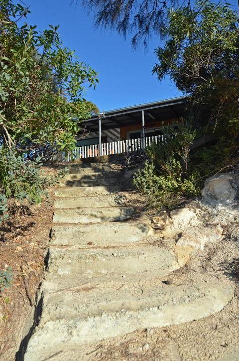 CDC 625 Beach House Incl.rear 2BR Studio - Whitsundays Accommodation 2