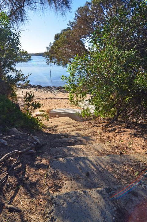 CDC 625 Beach House Incl.rear 2BR Studio - Whitsundays Accommodation 5