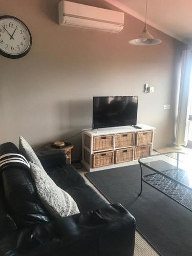 Bogong 2 - Whitsundays Accommodation 5