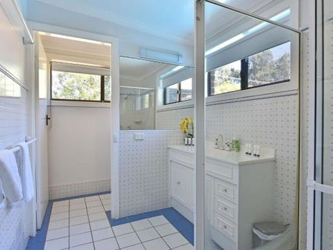 Just Listed Blaxlands Homestead The Very Best Location In The Valley Walk To Everything - Whitsundays Accommodation 2