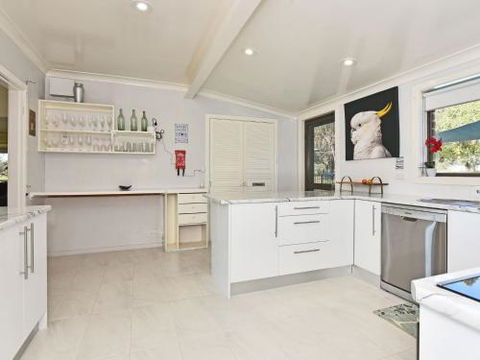 Just Listed Blaxlands Homestead The Very Best Location In The Valley Walk To Everything - Whitsundays Accommodation 1