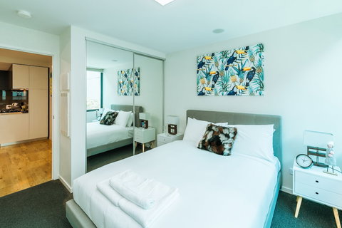 Homely Apartments On Manning Street - Whitsundays Accommodation 5