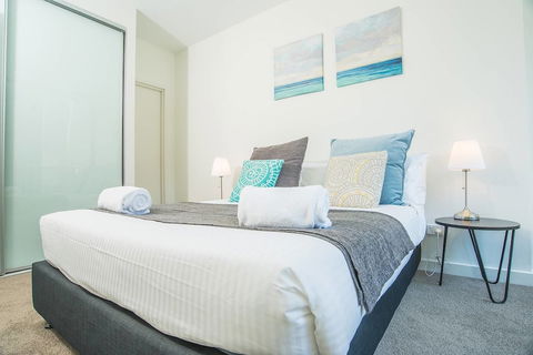 Modern And Chic Apartment Next To Parramatta Station - Whitsundays Accommodation 4