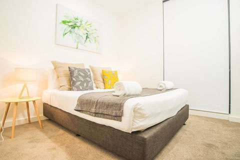 Modern And Chic Apartment Next To Parramatta Station - Whitsundays Accommodation 3