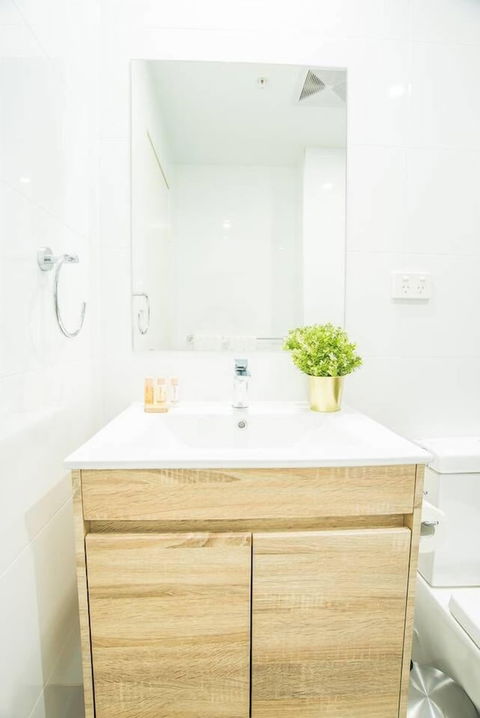 Modern And Chic Apartment Next To Parramatta Station - Whitsundays Accommodation 5