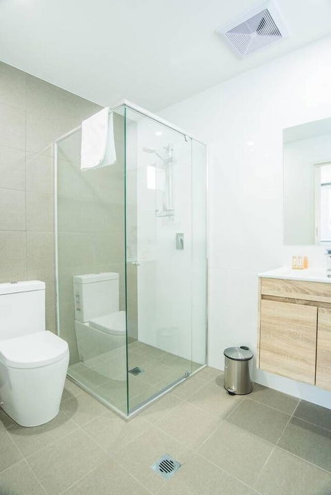 Modern And Chic Apartment Next To Parramatta Station - Whitsundays Accommodation 1