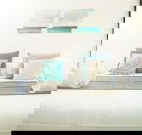 Modern And Chic Apartment Next To Parramatta Station - Whitsundays Accommodation