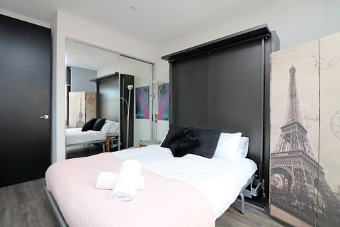 Degraves Hidden Gem- Rejuvenate Stays - Whitsundays Accommodation 6