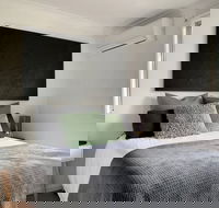 Coogee Beach House - Whitsundays Accommodation