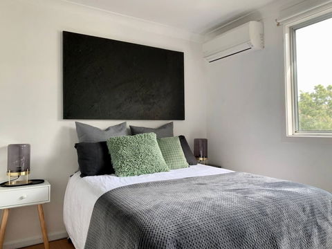 Coogee Beach House - Whitsundays Accommodation 0