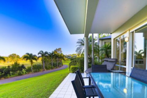 Daydream On The Greens - Whitsundays Accommodation 0