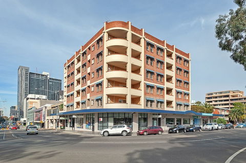 Urban Escape Parramatta - Whitsundays Accommodation 0