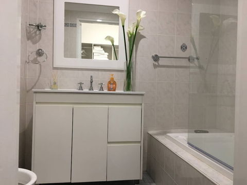 Urban Escape Parramatta - Whitsundays Accommodation 1