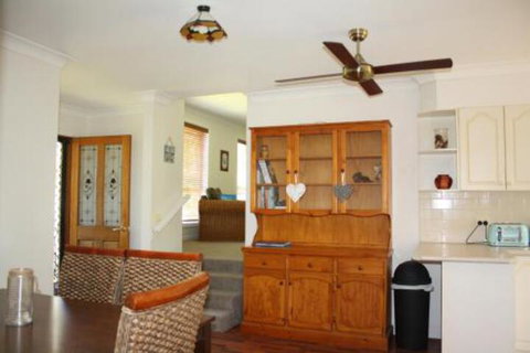 Surf Beach On Eric - Whitsundays Accommodation 6