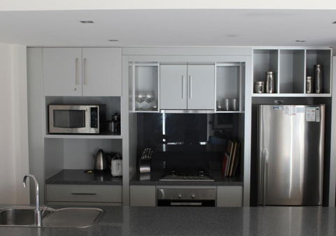 Ropers Apartments - Whitsundays Accommodation 2