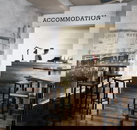 Plough Hotel - Whitsundays Accommodation