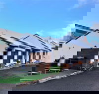 Coastal Motel - Whitsundays Accommodation