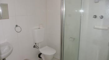 Palms Motel - Whitsundays Accommodation 5