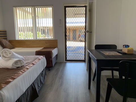 Baths Motel - Whitsundays Accommodation 6