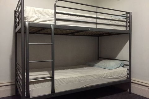 Hay Street Travellers Inn Hostel - Whitsundays Accommodation 6
