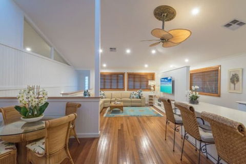 Noosa Outrigger Beach Resort - Whitsundays Accommodation 4