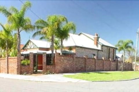 Above Bored Bed & Breakfast - Whitsundays Accommodation 1