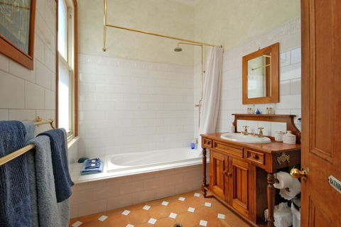 Above Bored Bed & Breakfast - Whitsundays Accommodation 6