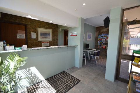 Marion Motel And Apartments - Whitsundays Accommodation 2