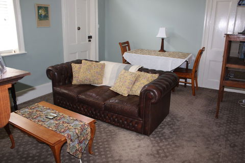 Westbury Gingerbread Cottages - Whitsundays Accommodation 4
