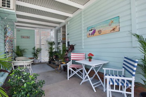 La Costa Motel - Whitsundays Accommodation 0
