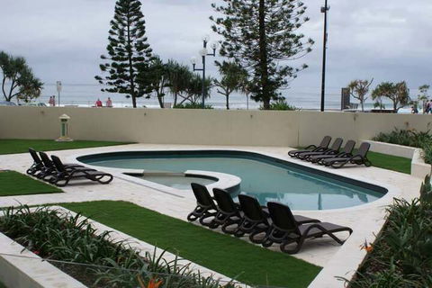 Zenith Ocean Front Apartments - Whitsundays Accommodation 4