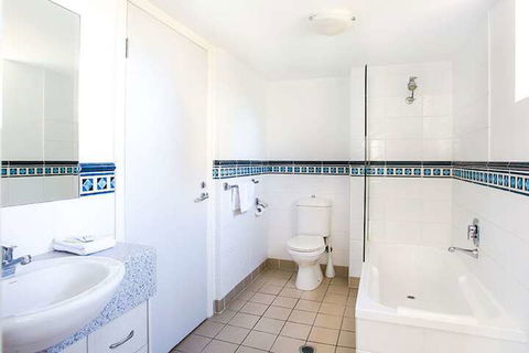 Wharf Boutique Apartments - Whitsundays Accommodation 7