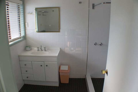 Lake Forbes Motel - Whitsundays Accommodation 7