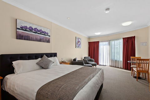 Eastgate On The Range Motel - Whitsundays Accommodation 6