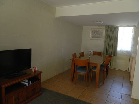 Coachman Motel - Whitsundays Accommodation 4