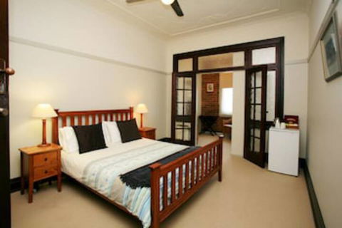 The Bank Guesthouse - Whitsundays Accommodation 0