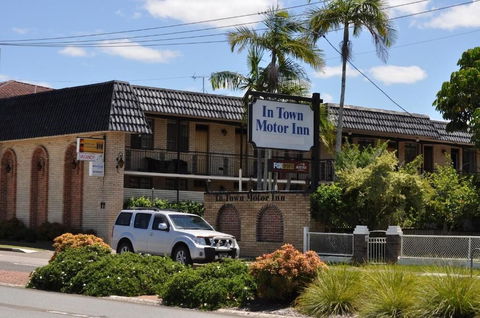 In Town Motor Inn - Whitsundays Accommodation 0