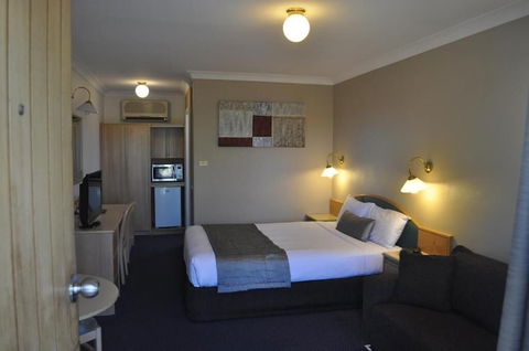In Town Motor Inn - Whitsundays Accommodation 6