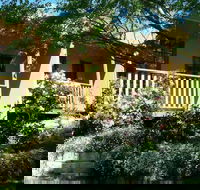 Meredith House - Whitsundays Accommodation
