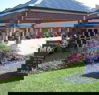 Poachers Paradise Motel - Whitsundays Accommodation