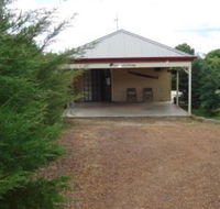 Gumtrees Cottage - Whitsundays Accommodation