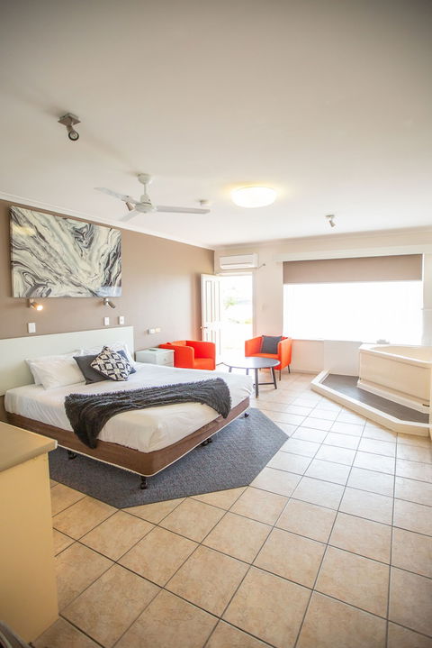 Lakeview Motel & Apartments - Whitsundays Accommodation 6