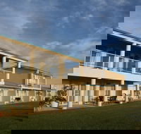 Lakeview Motel  Apartments - Whitsundays Accommodation