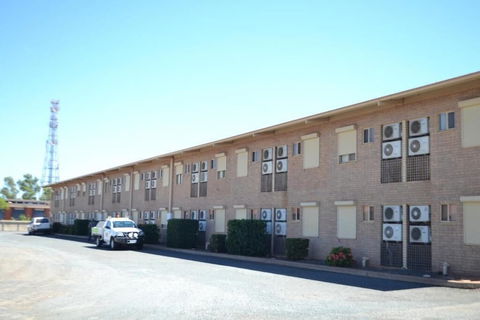 The Lodge Motel - Whitsundays Accommodation 1
