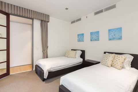 Gallery Serviced Apartments - Whitsundays Accommodation 4