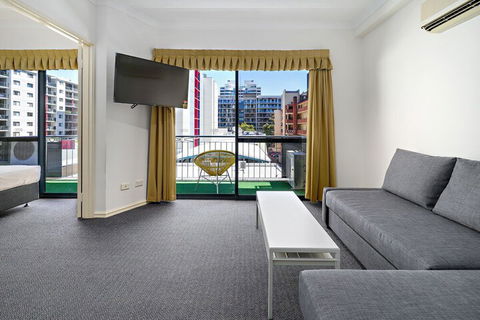 Perth City Lux Apartments - Whitsundays Accommodation 5