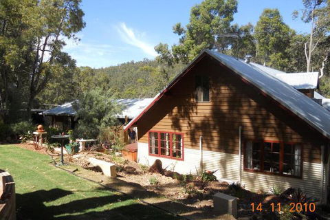 Bickley Valley Retreat - Whitsundays Accommodation 7